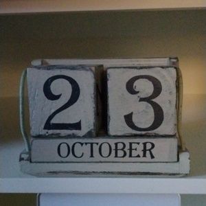 Free Standing Calendar